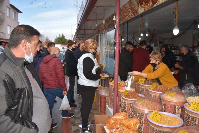 Bulgarlar, yılbaşı alışverişi için Edirne'ye akın etti