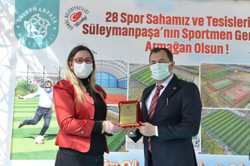 Hüseyin Pehlivan İlkokulu çok amaçlı spor sahası törenle açıldı