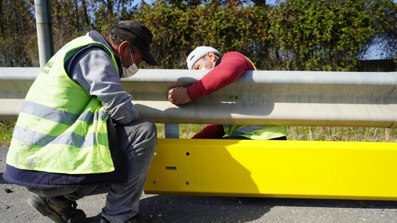 Lüleburgaz’da bariyerler 'motorcu dostu' oluyor