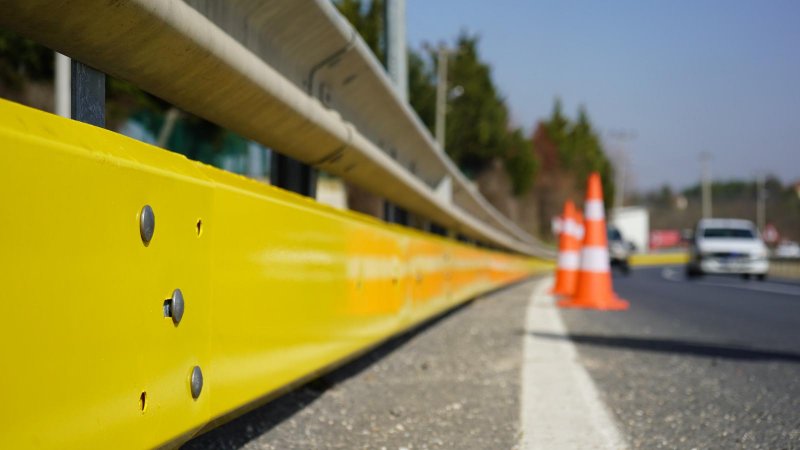 Lüleburgaz’da bariyerler 'motorcu dostu' oluyor