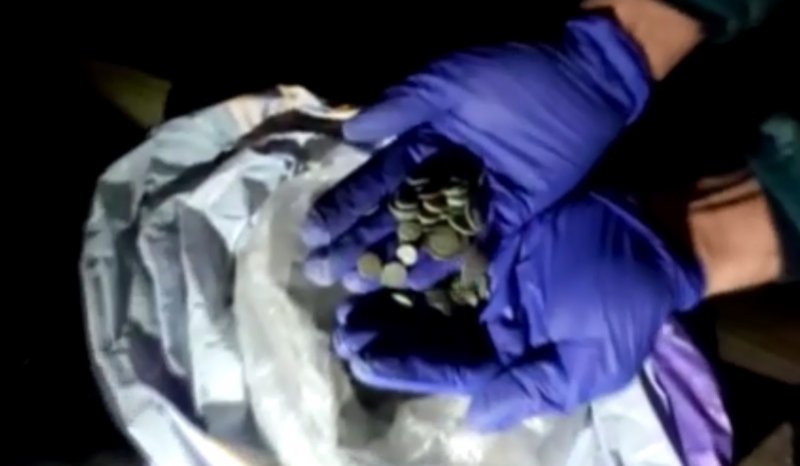 Tarihi sikkeleri satamadan yakalandı; jandarmanın nefes kesen operasyon