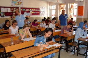 Türkçe beklendiği gibi matematik ise zordu
