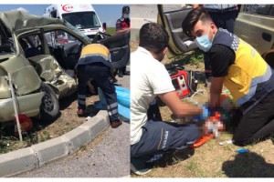 Kamyonetle çarpışan otomobildeki anne ile kızı öldü, 4'ü çocuk 5 kişi yaralı