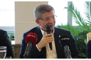 Davutoğlu: 6'lı masaya değil iktidar manipülasyonunu yayan çevrelere tepki verdim