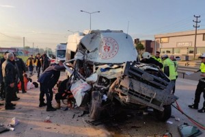 Bursa’da sporcuları taşıyan minibüs kaza yaptı: 1 ölü
