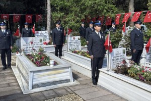 Tekirdağ'da, polis haftası nedeniyle şehitlikte anma