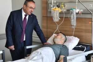 Tekirdağ'da 'dur' ihtarına uymayan sürücünün cipiyle çarptığı polisin tedavisi sürüyor