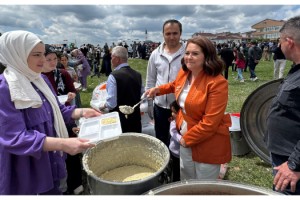 Tekirdağ'da keşkek şenliğinde 12 ton keşkek dağıtıldı