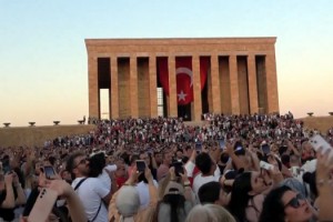 Anıtkabir'i 30 Ağustos'ta 639 bin kişi ziyaret etti