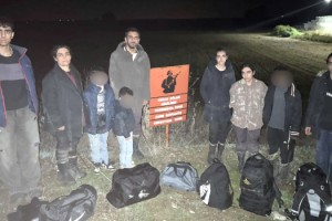 16 kaçak göçmen yakalandı