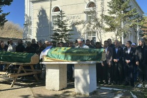 Çanakkale'de batan teknede ölen 3 kişiden 2'si son yolculuklarına uğurlandı